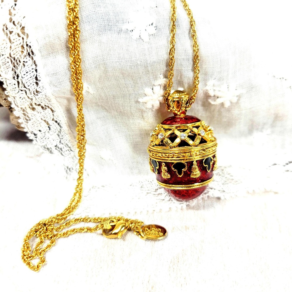 Joan Rivers Imperial Treasures ll Potpourri Egg Pendant Necklace Vintage